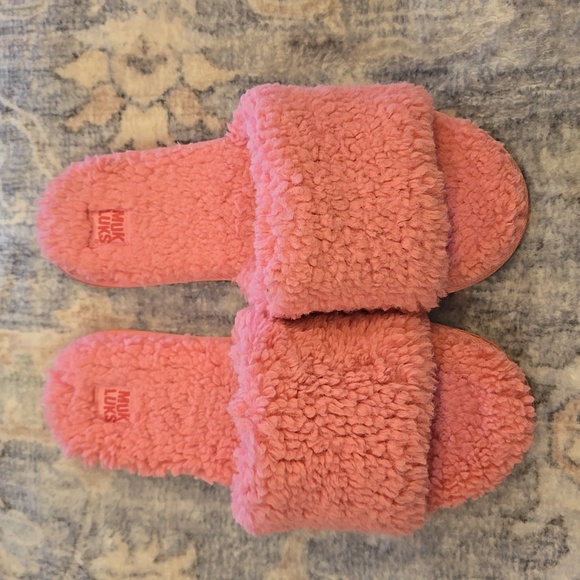 MUK LUKS Pink Fluffy Soft Inside And Outside Slide Slipper Large 9-10 - Picture 5 of 6